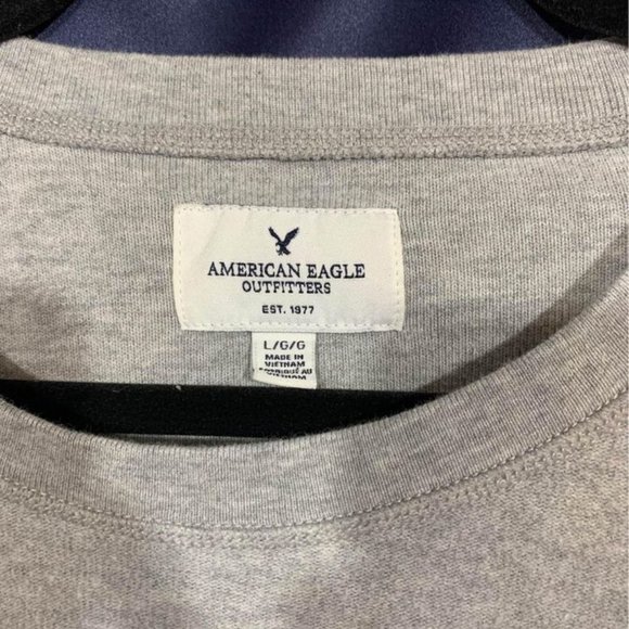 American Eagle sweatshirt. Size L. St. Moritz Le Club De Ski. raw hem. - Picture 2 of 5